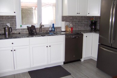 76 Woodside Dr, Bristol, NH 03222 - photo 5