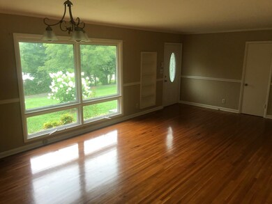 300 Crest Dr, Shelbyville, TN 37160 - photo 4