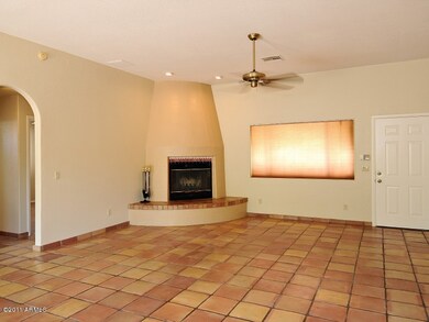 3243 N Val Vista