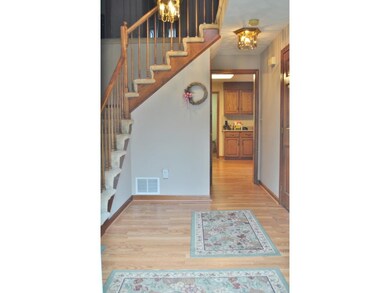26 Cathedral Cir, Nashua, NH 03063 - photo 2
