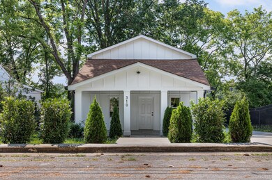 310 E Highland Dr, Columbia, TN 38401 - photo 2