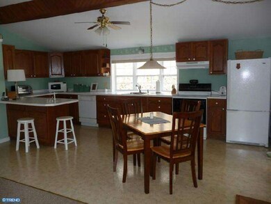 335 Dreibelbis Station Rd, Lenhartsville, PA 19534 - photo 3