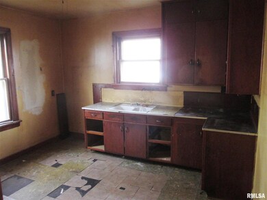 1408 E 12 1 2 St, Davenport, IA 52803 - photo 5