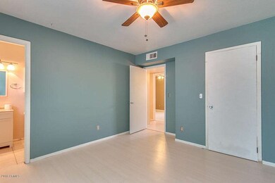 05 4620 S Parkside Master Bedroom