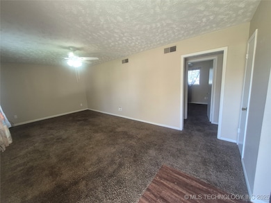 424 N Oklahoma St, Pryor, OK 74361 - photo 2