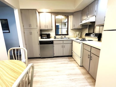 3622 Lakeshore Dr unit G 1, Saint Joseph, MI 49085 - photo 5