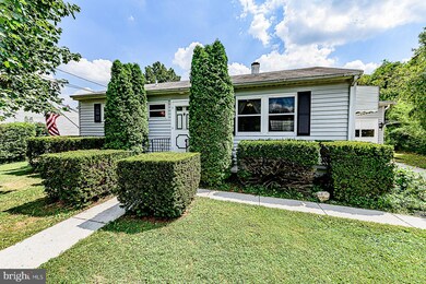 713 Raynor Ave, Catonsville, MD 21228 - photo 3