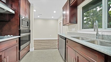 10201 Royal Oaks Dr, Houston, TX 77016 - photo 7