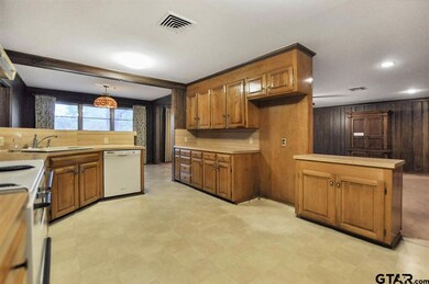 1020 1020 Wilma St, Tyler, TX 75701 - photo 3