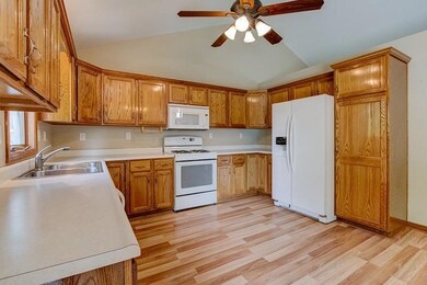 140 Matteson St, Dyer, IN 46311 - photo 3