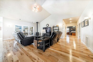 507 Black Oak Dr, Central Point, OR 97502 - photo 7