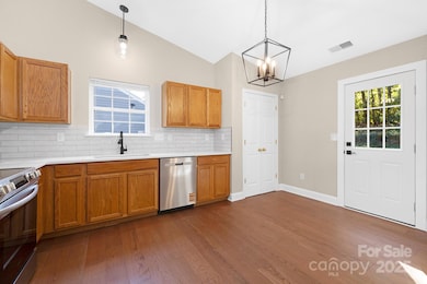 2012 Pheasant Glen Rd, Charlotte, NC 28214 - photo 4