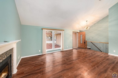 3525 SW Kent Ct, Topeka, KS 66614 - photo 6