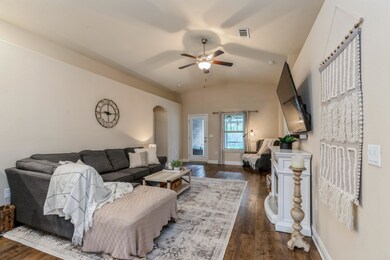 05_2084BergrenRd_2010_HiRes