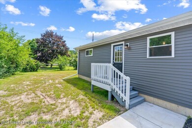3607 Brighton Dr, Lansing, MI 48911 - photo 4