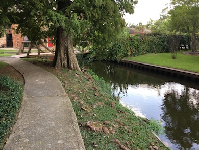 2421 Aubin Ln, Baton Rouge, LA 70816 - photo 2