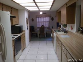large eat in kitchen