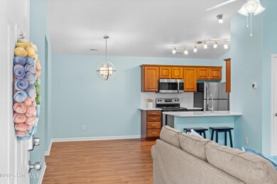 4413 Jay Bird Cir unit 207, Wilmington, NC 28412 - photo 4