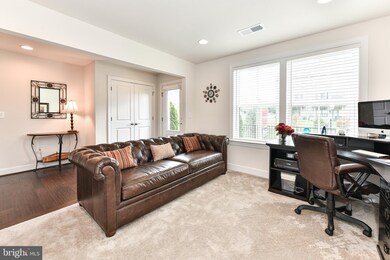 6156 Carey Park Ln, Falls Church, VA 22041 - photo 4