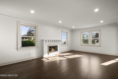 5-web-or-mls-154-henry-st