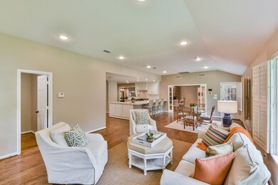 327 Chapel Belle Ln, Houston, TX 77024 - photo 4