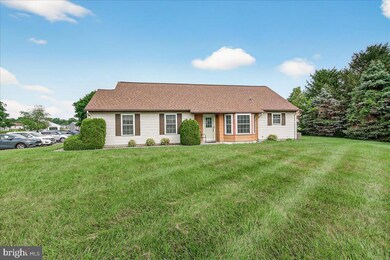 6908 Chokeberry Ct, Frederick, MD 21703 - photo 3