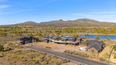 Lago Vista Estate