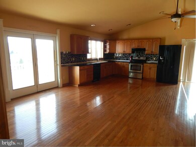 42 Frye Rd, Hedgesville, WV 25427 - photo 2