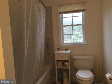 7256 Greenwich Rd unit B, Nokesville, VA 20181 - photo 3