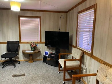 Living room, TV conveys