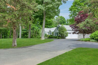 20 Bentwood Dr, Stamford, CT 06903 - photo 2