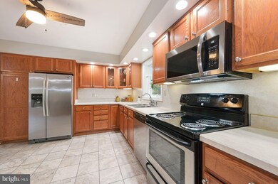 4 Galway Ct, Silver Spring, MD 20904 - photo 7