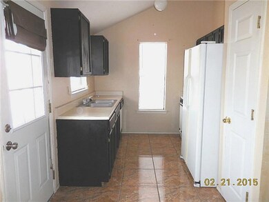 15327 Woodhill Ct, Horizon City, TX 79928 - photo 5