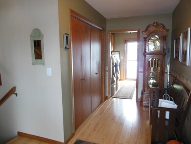 Front Entry<|><|>