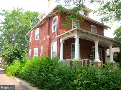 239 Walnut St, Pottstown, PA 19464 - photo 4