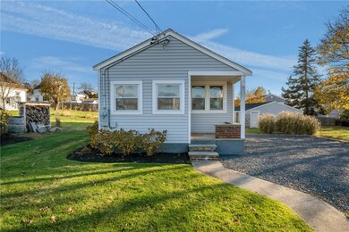 49 Reservoir Rd, Middletown, RI 02842 - photo 2