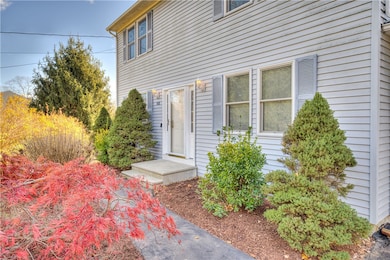 918 Saugatucket Rd, Wakefield, RI 02879 - photo 3