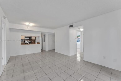9730 Hammocks Blvd unit 10128, Miami, FL 33196 - photo 6