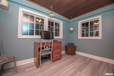 1520 Fulton Ct, Davenport, IA 52803 - photo 7