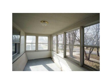 1723 Maple Dr NW, Cedar Rapids, IA 52405 - photo 2