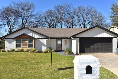 2221 Cambridge Dr, Hurst, TX 76054 - photo 2