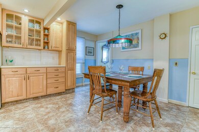 Eat In Kitchen