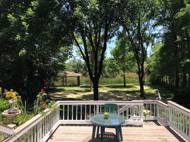 deck to water