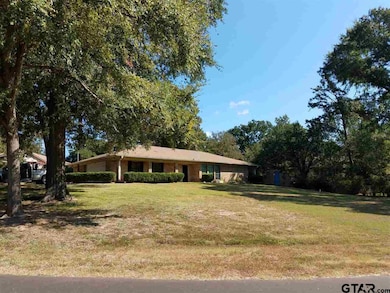 11247 Timber Creek Cir, Tyler, TX 75707 - photo 5