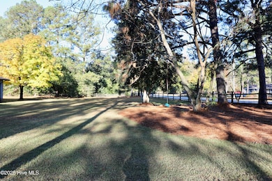 948 Pinebluff Lake Rd, Aberdeen, NC 28315 - photo 4