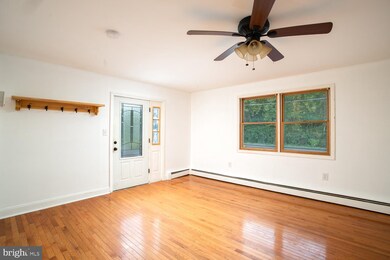 907 Bordentown Rd, Columbus, NJ 08022 - photo 5