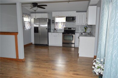 Eat In Kitchen with Ceiling Fan