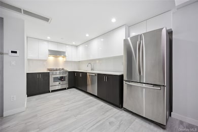 158-15 Union Turnpike unit 209N, Fresh Meadows, NY 11366 - photo 4