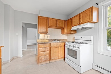 68 S 2nd St unit 2nd Fl, Bethpage, NY 11714 - photo 5