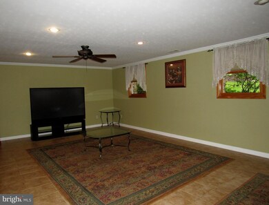 7416 Hawkins Dr, Hanover, MD 21076 - photo 4